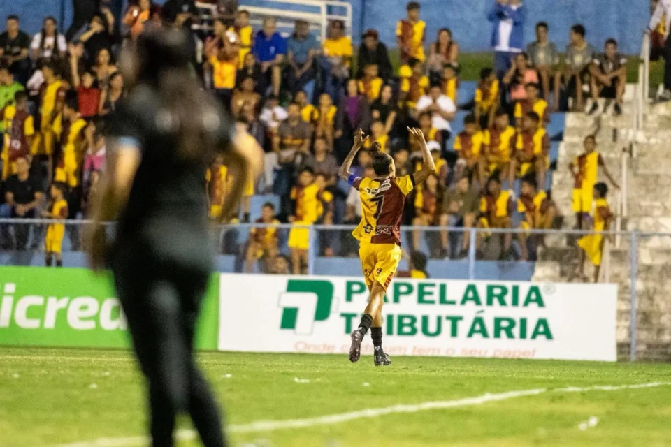 Vila Nova é derrotado pelo Minas Brasília, enquanto o Planalto supera o Paysandu nas penalidades e avança de fase