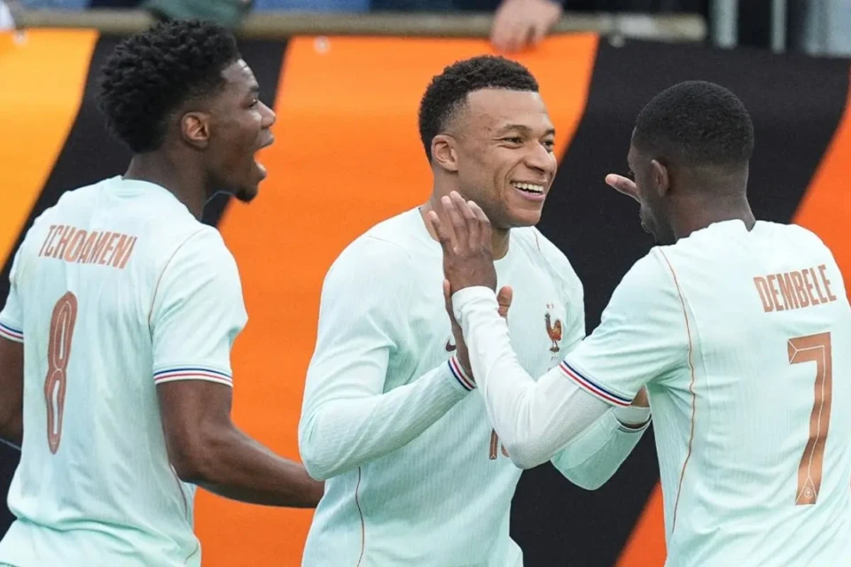Tchouamení, Mbappé e Dembélé estão entre os convocados da França para Copa (Foto: Instagram)