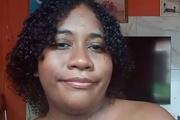 Samara Regina, 19, grávida de cinco meses, afirmou que perdeu parte da audição em razão da tortura sofrida pela patroa - Samara Regina no Instagram