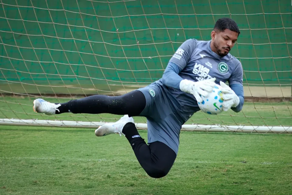 Thiago Rodrigues irá assumir o gol do Goiás