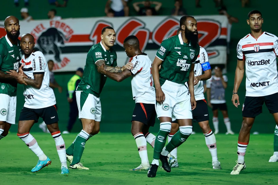 Goiás tenta diminuir vantagem do Botafogo-SP;