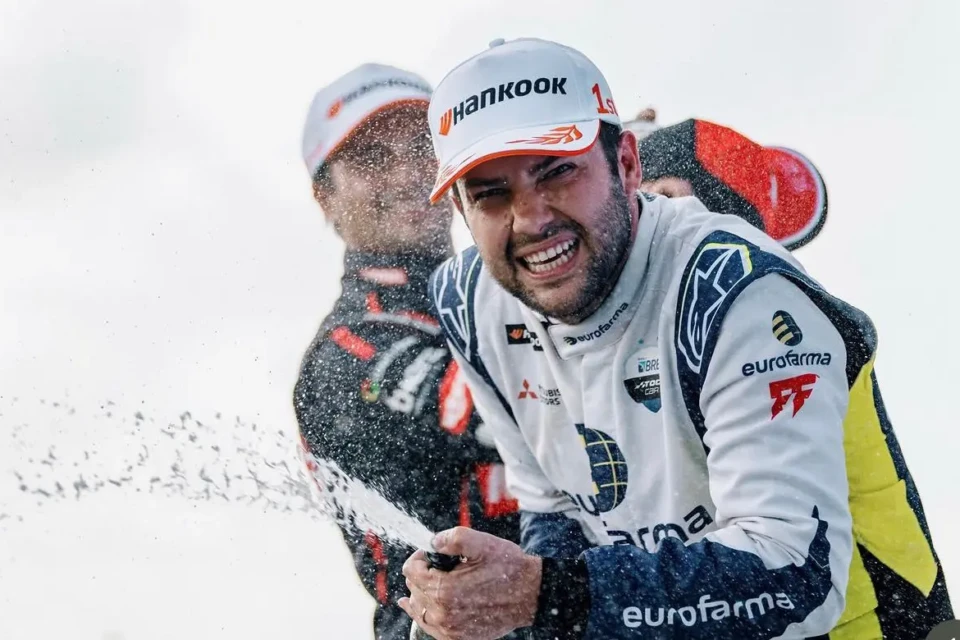 Fraga sobra em Goiânia, vence sprint e dispara na liderança da Stock Car