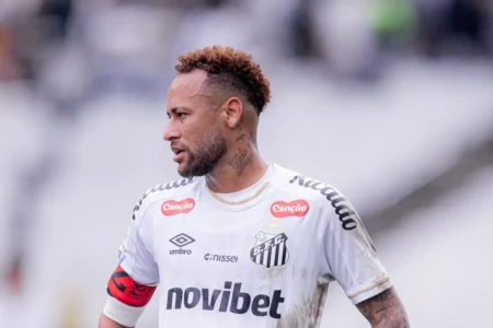 Neymar realiza exames horas antes da convocação da Seleção Brasileira