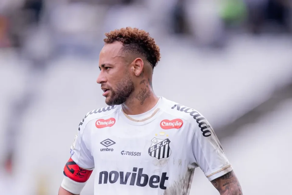 Neymar realiza exames horas antes da convocação da Seleção Brasileira