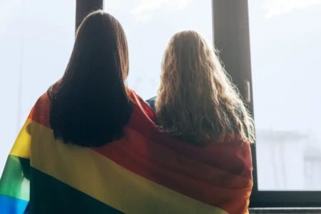 Justiça reconhece união de mulheres goianas que viveram amor em sigilo por mais de 30 anos 