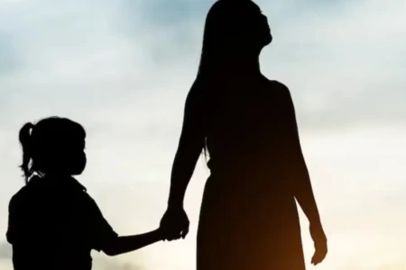 Goiânia recebe evento para mães solo; 11 milhões de mulheres criam os filhos sozinhas no Brasil