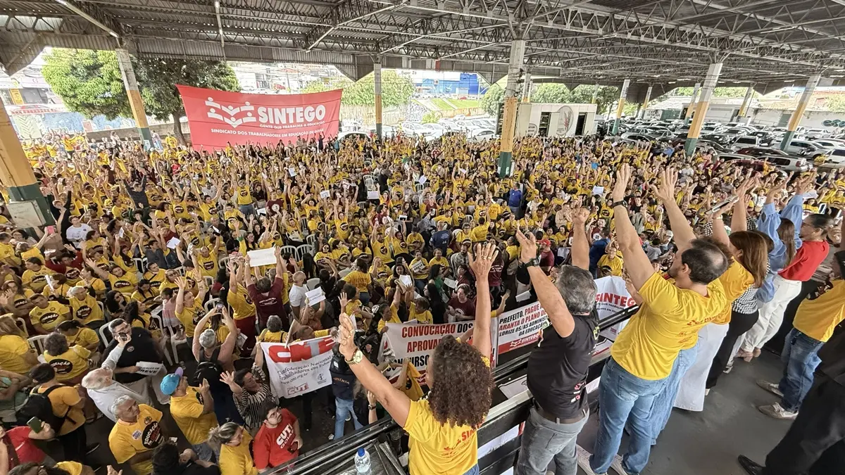 Servidores da educação de Goiânia encerram greve
