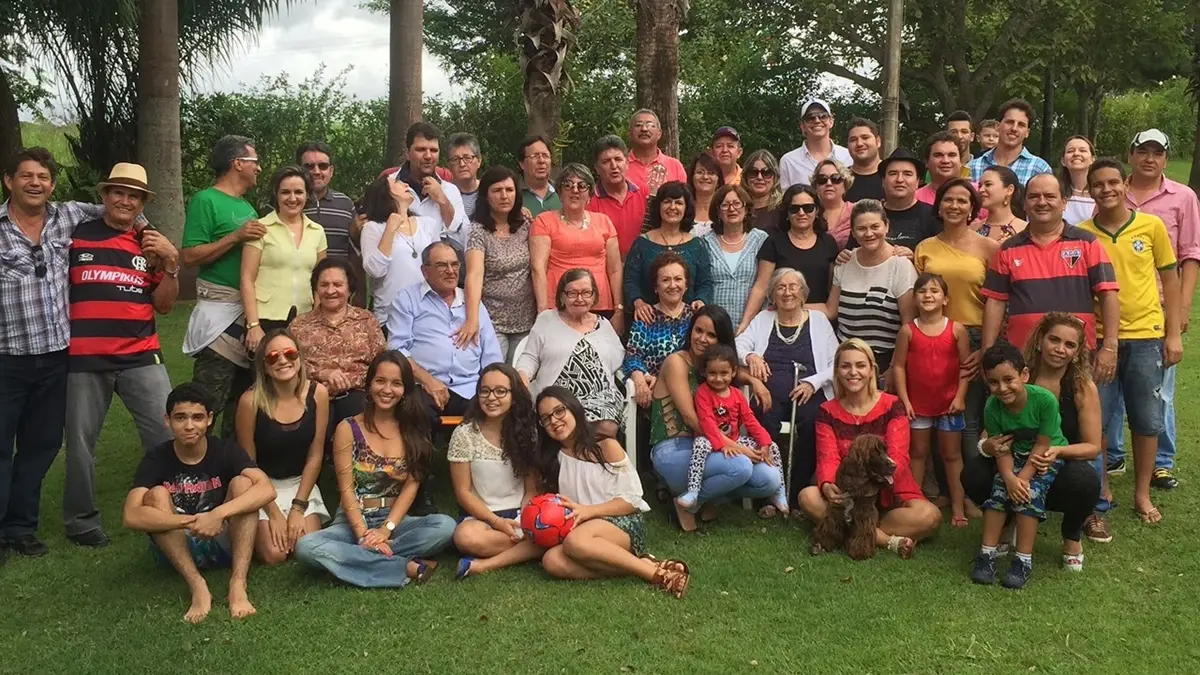 família