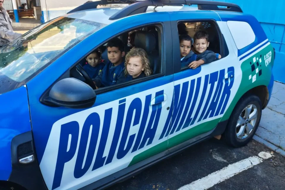 Crianças visitam batalhão da PM em Anápolis; veja fotos (Fotos cedidas ao Mais Goiás)