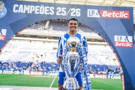 Thiago Silva encerra passagem pelo Porto e agradece torcida portuguesa