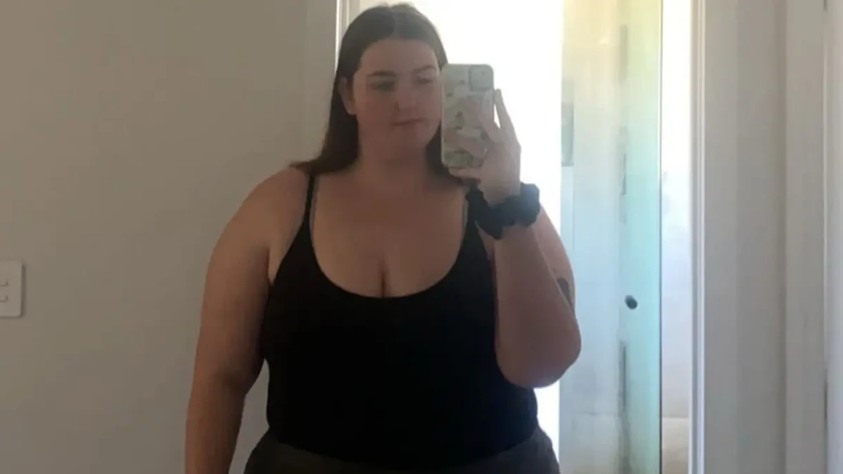 Veja fotos da jovem que emagreceu 63 quilos sem caneta ou cirurgia "Estou muito mais feliz", diz a australiana Lara Jade