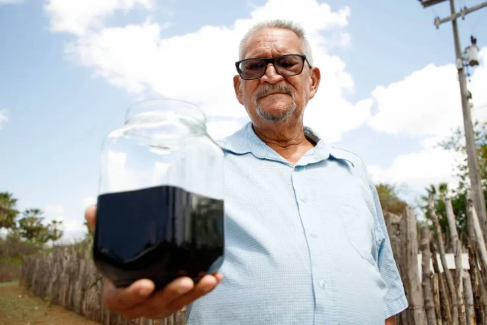 Idoso cava poço em busca de água e descobre petróleo no Ceará (Foto: IFCE)