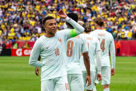 Jogadores da França durante amistoso