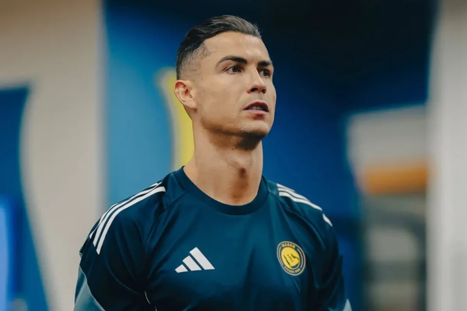Cristiano Ronaldo com a camisa do Al-Nassr