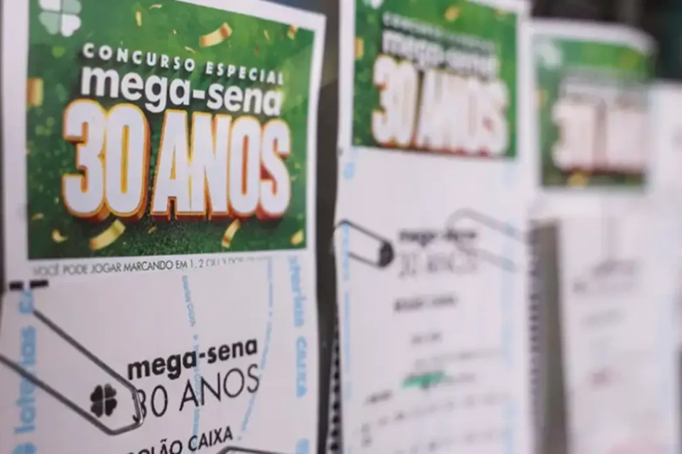 Mega-Sena 30 anos: bolão de Goiás investe R$ 232 mil e acerta apenas dois números; prêmio saiu para RJ e CE