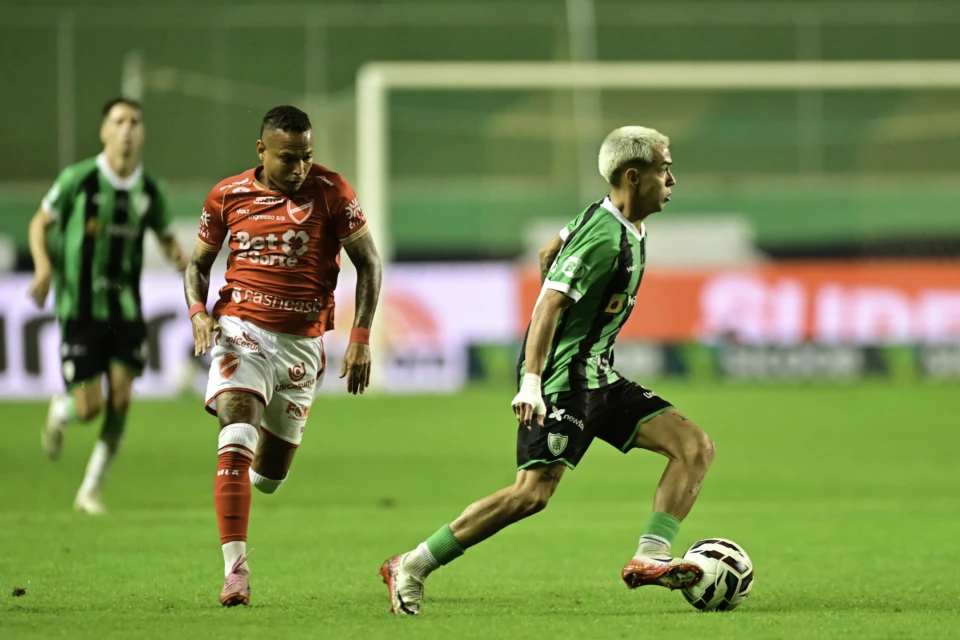 Com reação na etapa final, Vila Nova vence o América-MG de virada