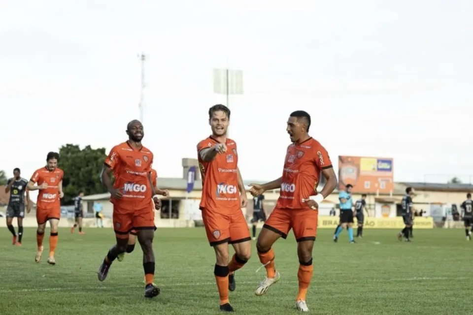 Abecat conquista primeira vitória e salva rodada dos goianos na Série D