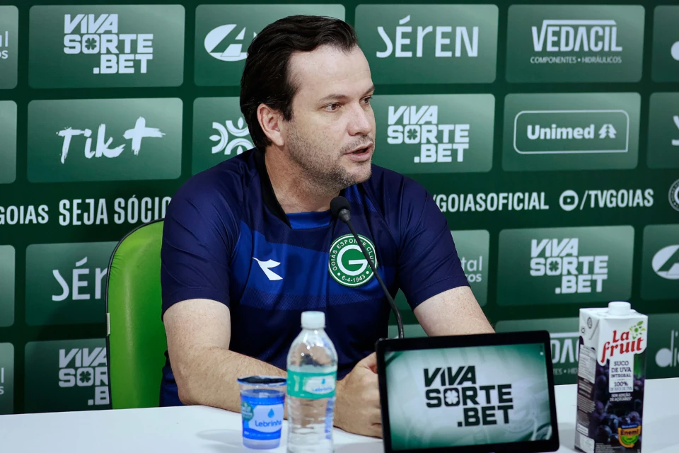 Goiás vence o Avaí, volta ao G-6 e ganha confiança para clássico