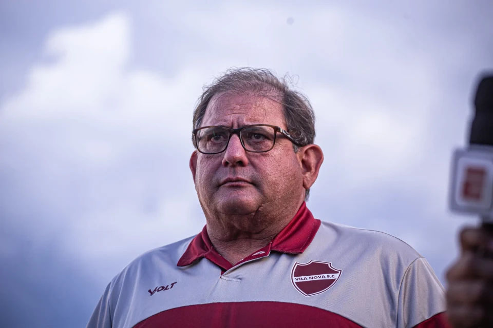 Guto Ferreira, treinador do Vila Nova