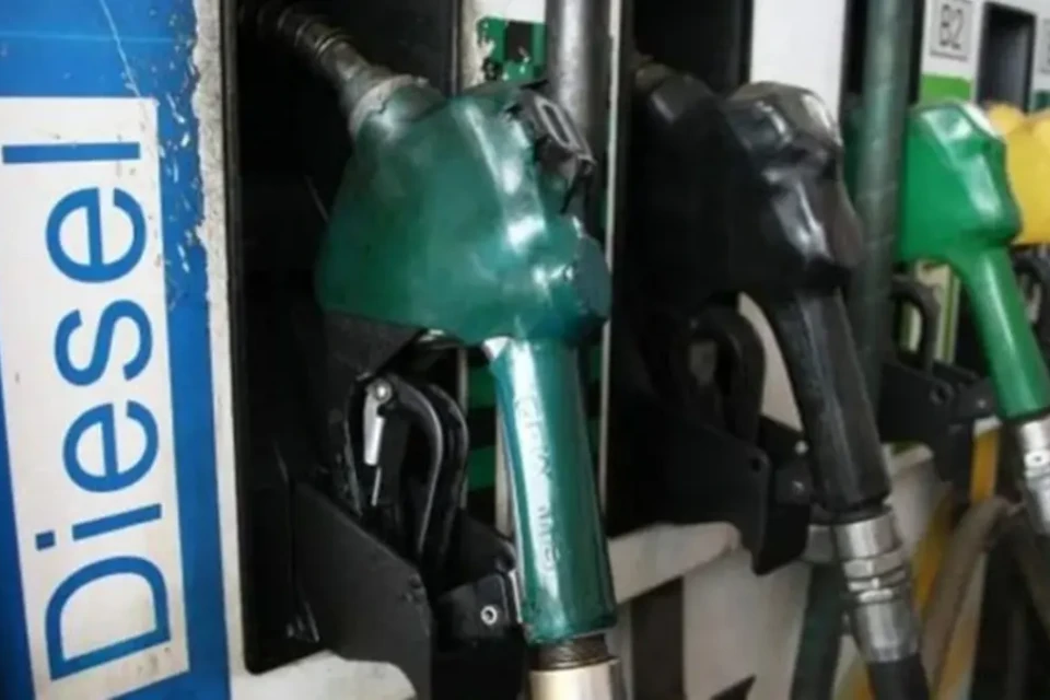 Preço do diesel recua pela sexta semana após pico de R$ 7,58