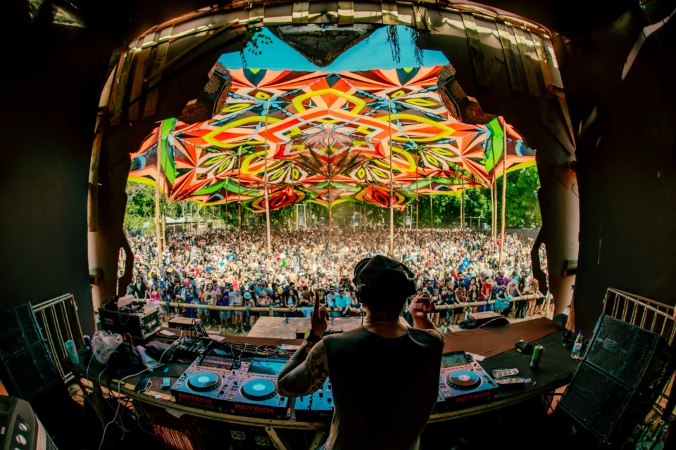 Festival Hipnótica comemora 14 anos com 26 horas de música eletrônica em Goiânia