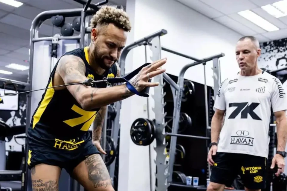 Preparador físico Ricardo Rosa integra staff particular de Neymar (Foto: Instagram)