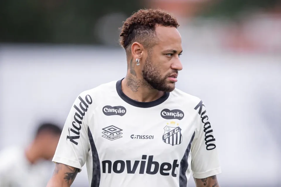 Neymar em treino no Santos