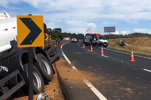 Colisão frontal provoca morte e deixa mulher em estado grave perto de Piracanjuba