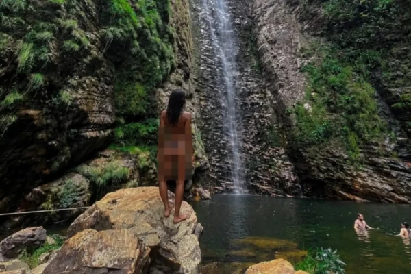 Veja como vai funcionar a área exclusiva para praticantes do naturismo Nudismo em cachoeira na Chapada dos Veadeiros Cachoeira do Segredo