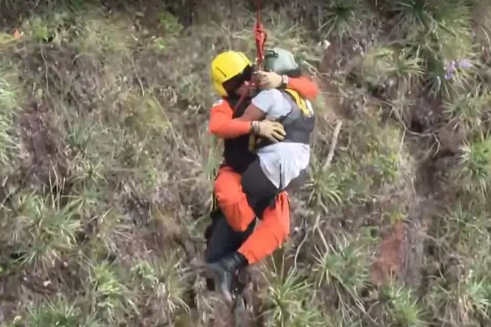 Vídeo: mulher jogada em penhasco por ex-marido é resgatada Ana Cláudia encontrada agarrada em um arbusto após 24 horas desaparecida