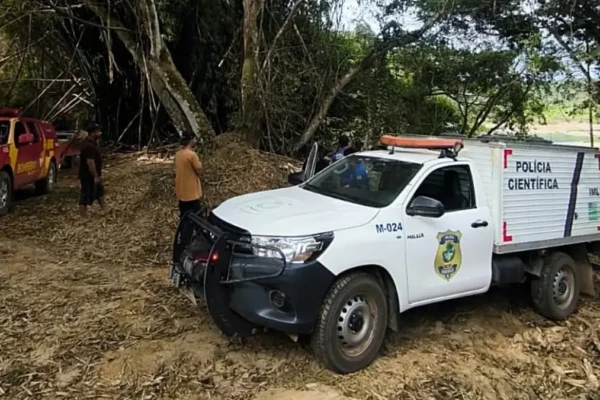 Bombeiros em buscas por idoso em Ozizona - (Foto: reprodução)