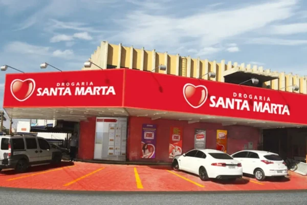 Mais de 420 ex-funcionários da Drogaria Santa Marta aguardam rescisões há anos em Goiás