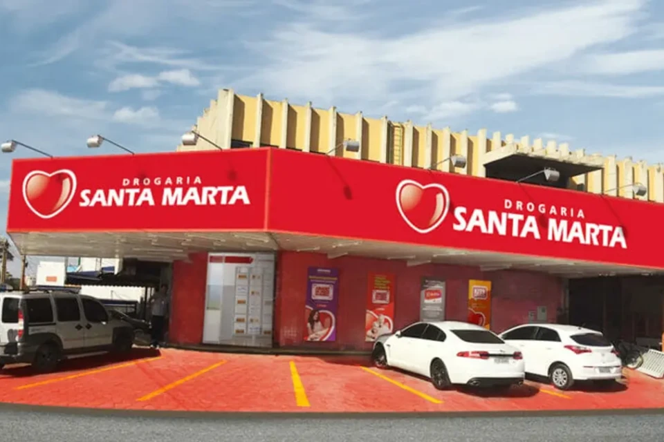 Mais de 420 ex-funcionários da Drogaria Santa Marta aguardam rescisões há anos em Goiás