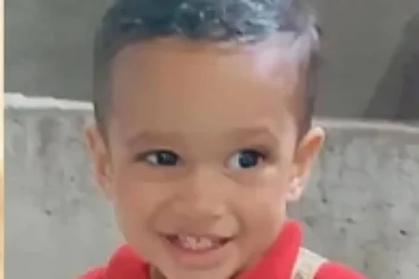 Bebê de 1 ano e 9 meses morre após ser atingido por linha de cerol em BH Ravi Oliveira Dias brincava na rua quando foi atingido no pescoço