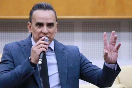 Zander presta depoimento de 1h30 na Delegacia Estadual de Combate à Corrupção