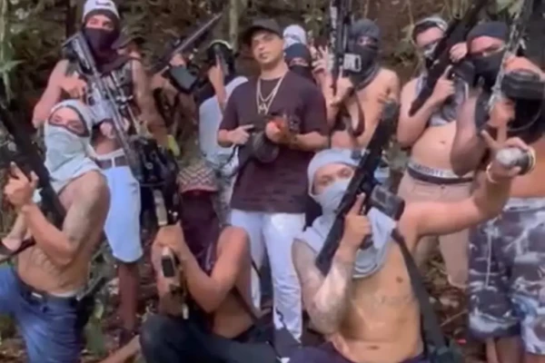 PCC e CV se juntam a Hamas, Al Qaeda e mais de 90 grupos considerados terroristas pelos EUA; veja lista Inclusão de facções brasileiras