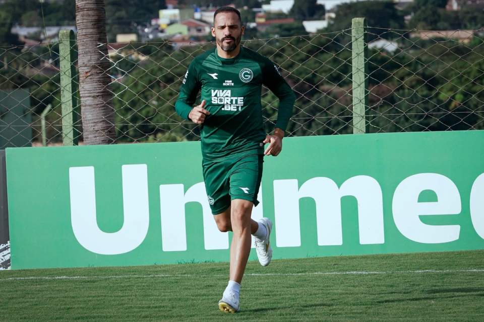 Anselmo Ramon em treino do Goiás