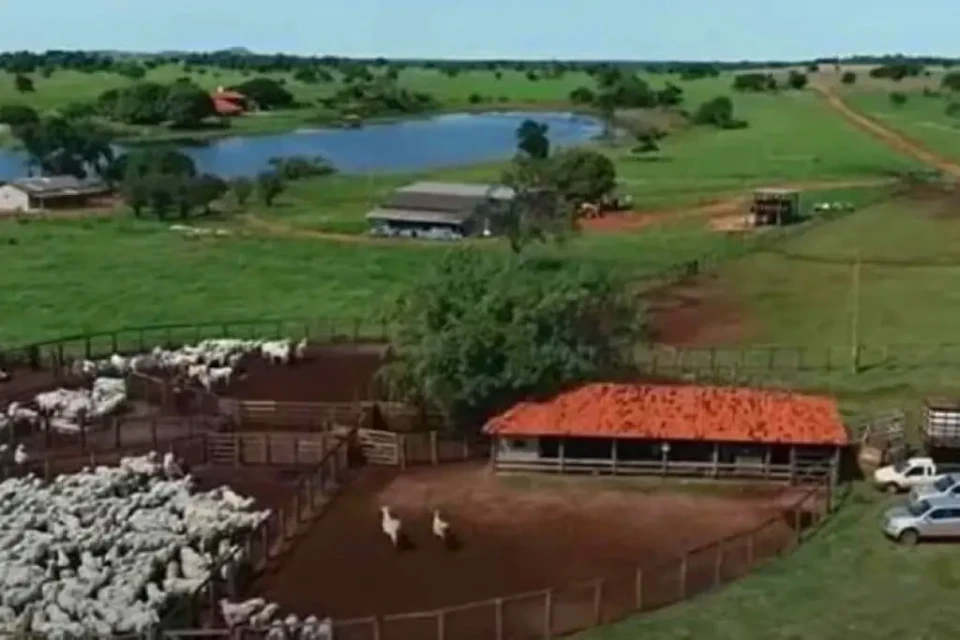 Negociação milionária teve motivação estratégica As fotos da fazenda no Mato Grosso que Amado Batista vendeu por R$ 350 milhões