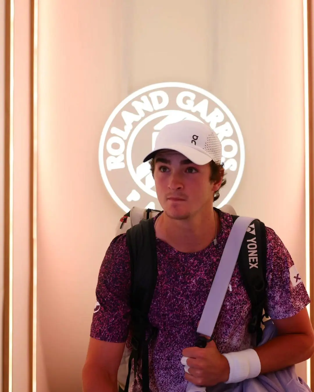 Em Roland Garros, João Fonseca vibra com triunfo sobre Djokovic: 'Arrepiado e honrado'
