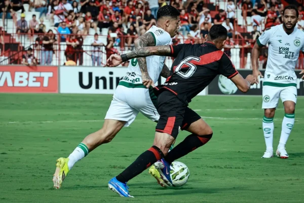 Jogo entre Atlético e Goiás no Accioly