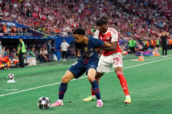 Partida entre PSG e Arsenal na Liga dos Campeões