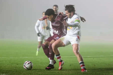 Anápolis evita derrota no fim, mas segue na lanterna da Série C