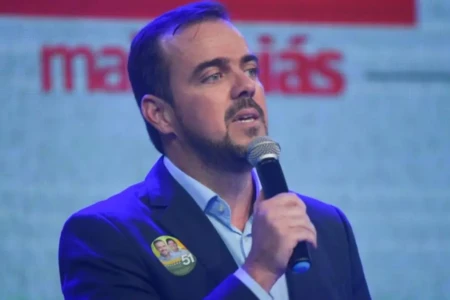 Imagem mostra ex-prefeito de Aparecida de Goiânia, Gustavo Mendanha