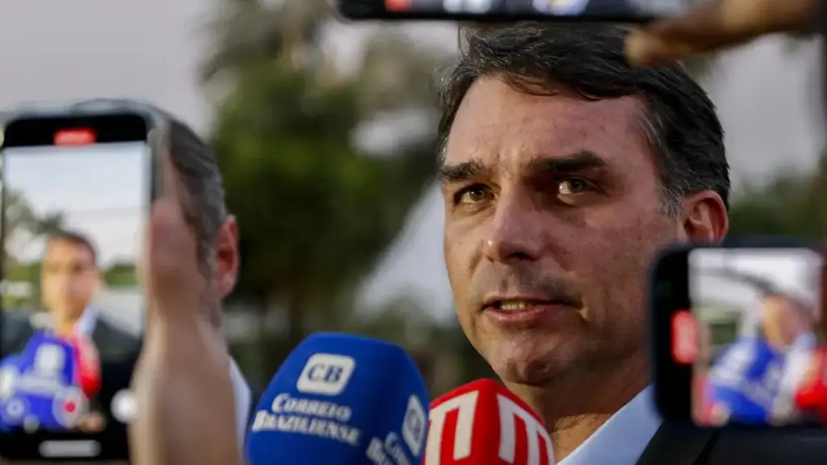 Imagem mostra senador Flávio Bolsonaro
