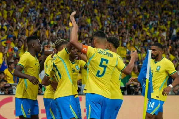Camisa do Brasil é eleita a segunda mais bonita da Copa de 2026; veja qual é a primeira eleita a 2ª mais bonita; veja a 1º copa do mundo