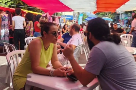Encontro de brechós em Goiânia terá ponto de troca de figurinhas da Copa (Foto: Divulgação)