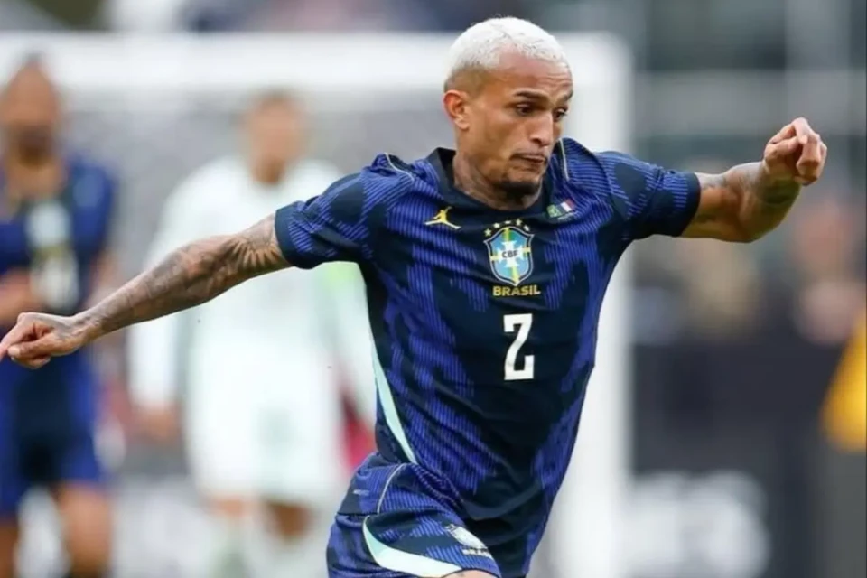 Wesley em amistoso da seleção brasileira