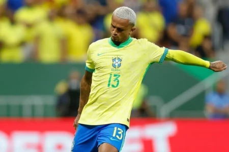 Wesley em partida pela seleção brasileira