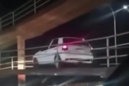 carro x passarela (1)
