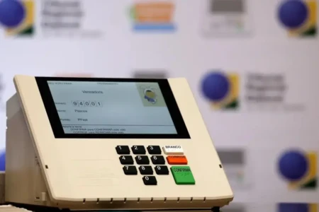 Imagem mostra urna eletrônica